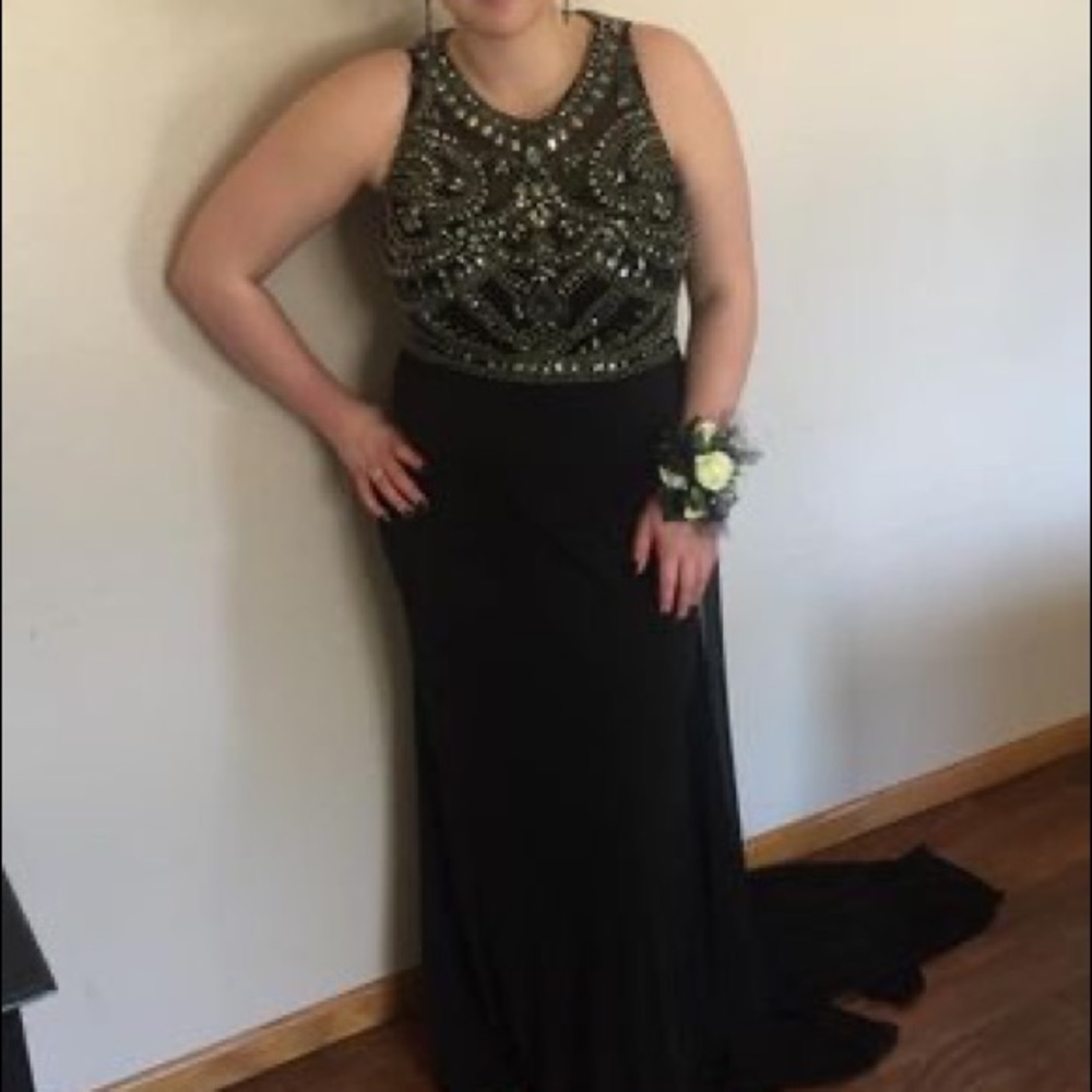 Black prom dress